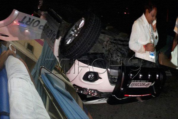 APCOB Chairman Pinnamaneni Venkateswara Rao wife, driver die in accident at outer ring road