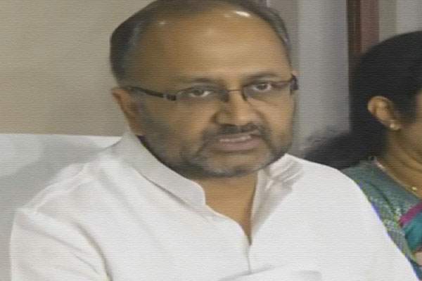 BJP-stoops-new-low-in-defending-ap-Special-Status