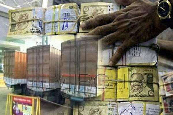 Election Commission seize Rs 570 crore from containers in Tamil Nadu
