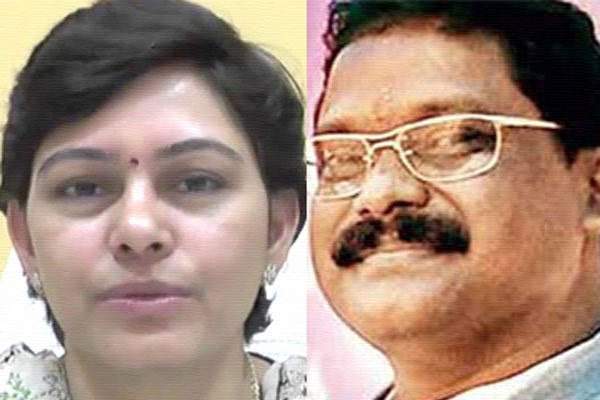 MLA coments woman IAS officer