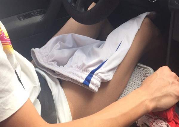 Pantless-cab-driver-photo