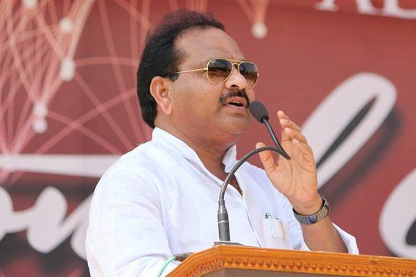TDP MP Thota Narasimham accused of taking nude photos of kids