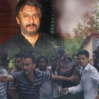 bollywood-director-Vivek Agnihotri tweets-to-save-his-life
