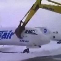 fired-airline-employee-destroys-plane