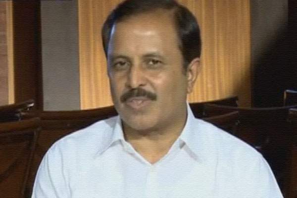 madhu yashki Congress corners KCR in Palair