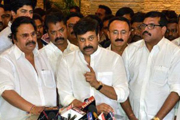 Andarivadu stun fans with Kondarivadu stance!