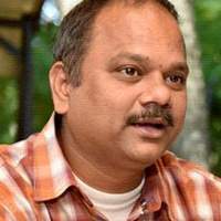 Deserted: Popular director's wife turned teacher!