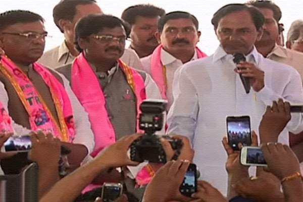 Media, G Vinod, G Vivek, KCR, TRS, V6, Telangana Bhavan, TV9, ABN,  V6 News, T-News, Telangana, Telangana politics, KTR, Telangana media