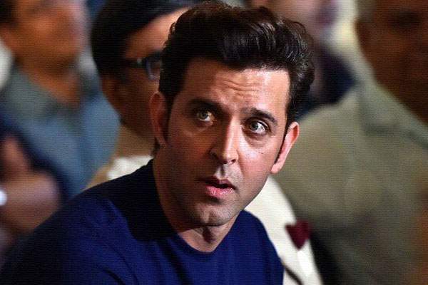 Hrithik Roshan, Hrithik Roshan Childish Behavior, Hrithik Roshan    immature behavior, Hrithik Roshan troubling behavior, Hrithik Roshan Kangana behavior
