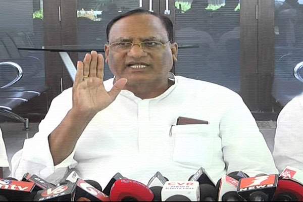 MP Gutha Sukhender Reddy joining TRS
