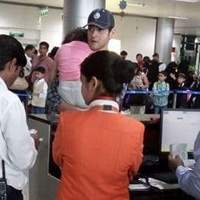 Mahesh Babu Family Photo Airport, Mahesh Babu Family London, Mahesh Babu Family photos, Mahesh babu family holidays, Mahesh family, Mahesh Babu Family pics