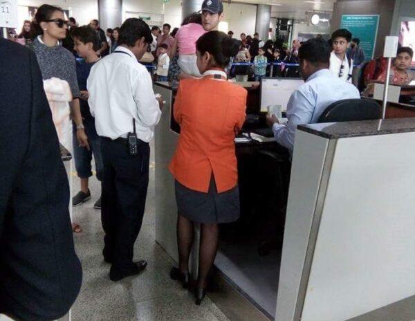 Mahesh Babu Family Photo Airport, Mahesh Babu Family London, Mahesh Babu Family photos, Mahesh babu family holidays, Mahesh family, Mahesh Babu Family pics