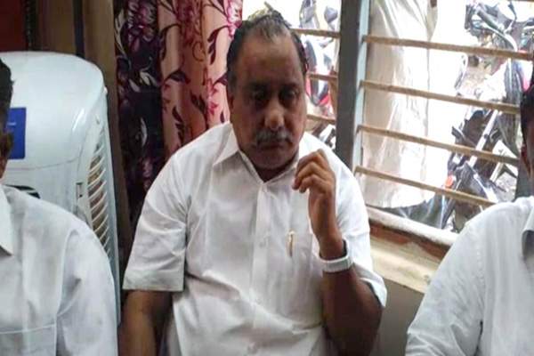 Mudhragada Padmanabham wants Govt to allow Train Burning