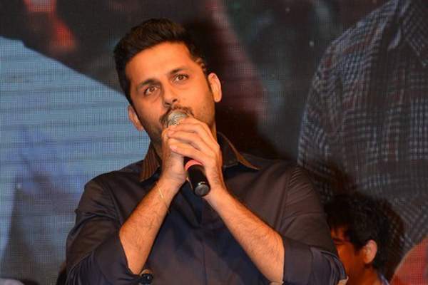 Pawann kalyan fans - Nithiin