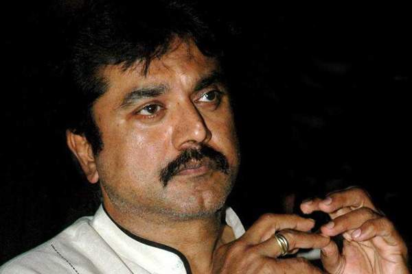 Senior Actor,  SarathKumar, Nadigar Sangham, Chest pain, Radhika, Radhika husband, Santheyalli Nintha Kabira, Mammootty, Kasaba, Malayalam, Varalaxmi, 