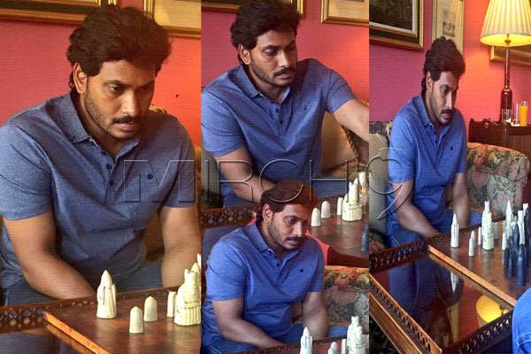 YS Jagan Chess, YS Jagan playing Chess, Jagan Chess, YS Jagan Mohan Reddy Chess YS Jagan Golf, YS Jagan Fun,