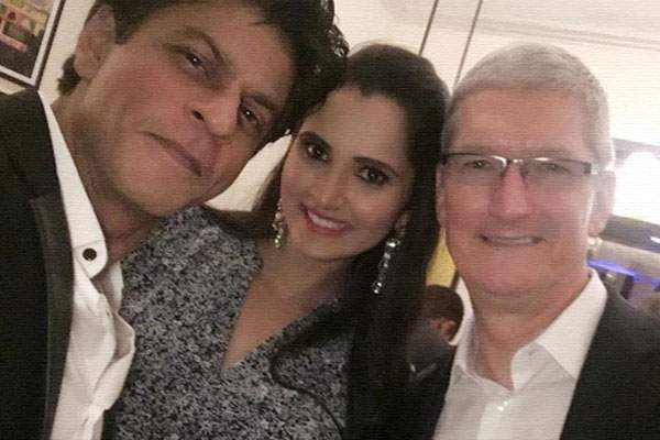 Shahrukh Khan, iPhone india, iphone ambassador, bollywood, Iphone, tom cook 