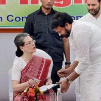 Kapu issue, Congress, Kapu Issue, Mudragada, kapu agitation, Andhra Pradesh,kapu reservation, Pallamraju, YSR Congress, Dasari, Chiranjeevi, Tuni Voilance