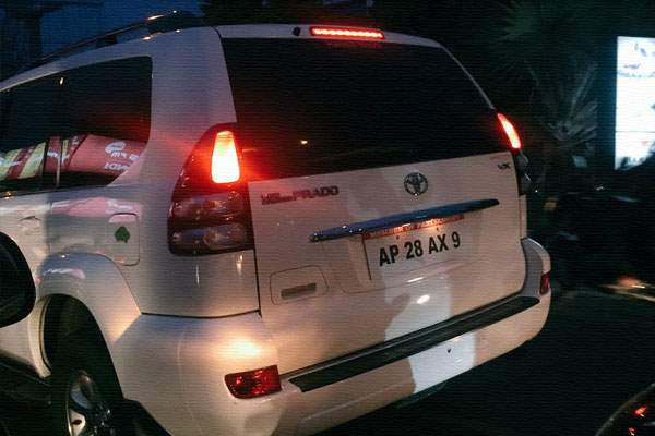actor brahmaji, MP cars tinted glass, Traffic Police, Hyderabad, telangana, Traffic Rules, brahmaji shocks Police