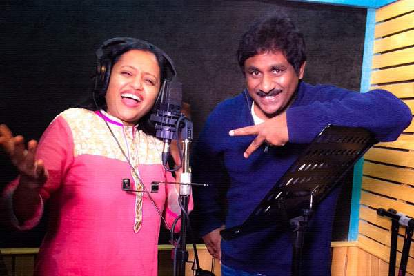 Anchor Suma, Anchor Suma Singing, Anchor Suma Playback Singing, Anchor Suma Kanakala Singing, Anchor Suma Rajiv Singing, Telugu TV Anchor Suma Singing