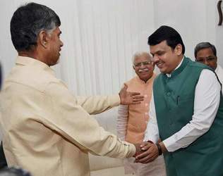 Fadnavis, Fadnavis Land Pooling Model, Fadnavis Amaravati Land Pooling Model, Fadnavis Chandrababu Naidu Land Pooling, Fadnavis Land Pooling Express Highway