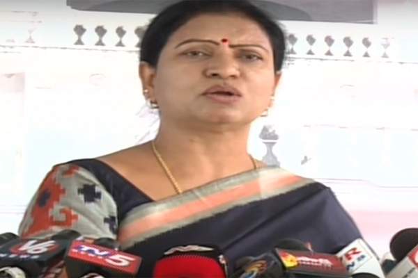 DK Aruna, DK Aruna KCR, DK Aruna KCR Godse, DK Aruna CM KCR Godse, DK Aruna Telangana CM KCR Godse, DK Aruna KCR Godse, DK Aruna KCR Telangana Godse, 