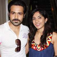 Emraan Hashmi Wife, Emraan Hashmi Wife Lip Kiss, Emraan Hashmi Kiss Wife Condition, Emraan Hashmi Kiss Wife Funny Condition, Emraan Hashmi Serial Kiss Wife