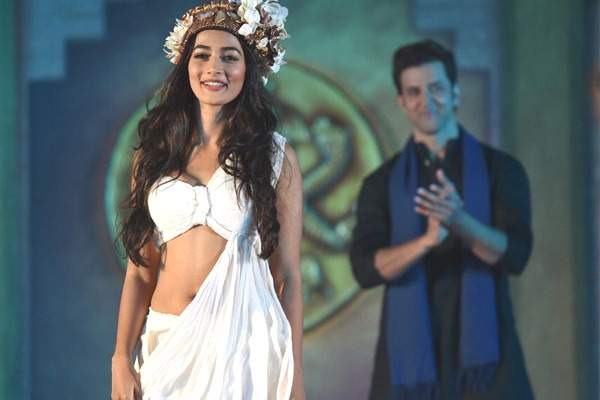 Hrithik Roshan, Hrithik Roshan 500 Crore Satellite Deal, Hrithik Roshan Star Network 500 Crore Satellite Deal, Hrithik Roshan 500 Crore Satellite Rights