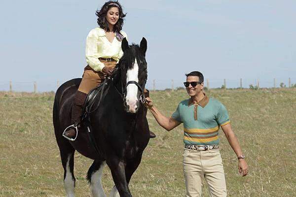 Ileana, Ileana Horse Riding,  Ileana D'Cruz Horse Riding,  Rustom movie Ileana Horse Riding, Akshay Kumar Ileana Horse Riding,  Ileana Rustom Movie Horse Riding,
