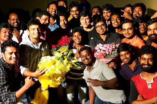 Iru Mugan, Iru Mugan Shooting, Iru Mugan Shooting Wrapped, Iru Mugan Movie Shooting Wrapped Vikram Iru Mugan Shooting Wrapped, Chiyaan Vikram Iru Mugan Shooting Wrapped, Iru Mugan Shooting Finished
