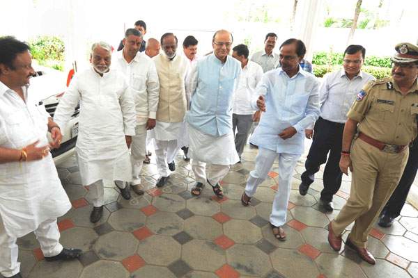 KCR, KCR Arun Jaitley Lunch,  KCR Arun Jaitley Meeting, KCR Demands Arun Jaitley, KCR Arun Jaitley Approvals,  KCR Arun Jaitley FRBM Request 