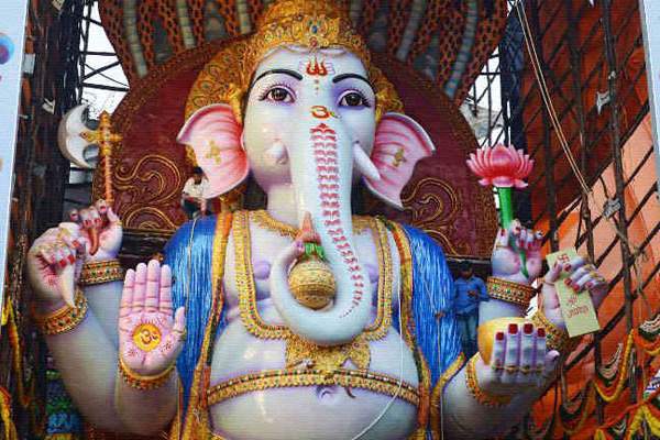 Khairtabad Ganesh 2016, Khairtabad Ganesh 2016 Height, Khairtabad Ganesh 2016 Short, Khairtabad Ganesh 2016 Tall, Khairtabad Ganesh 2016 Length, Khairtabad Ganesh 2016 Weight, Khairtabad Ganesh 2016 Laddu, Khairtabad Ganesh 2016 Nimmarjana, Khairtabad Ganesh 2016 Immersion