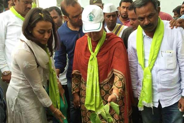 Namratha Mahesh, Namratha Mahesh Haritha Haram, Namratha Mahesh Haritha Haram Photos,Namratha Mahesh Haritha Haram NTR Family, Namratha Haritha Haram Photos