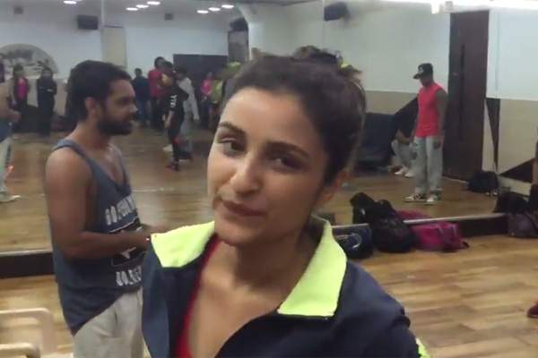 Parineeti Chopra Shock, Parineeti Chopra Shocked, Parineeti Chopra Prank, Parineeti Chopra Shooting Shock, Parineeti Chopra Dance Shock