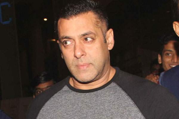 Salman Khan, Salman Khan Plays Man-Child, Salman Khan Plays Special Needs Child, Salman Khan Plays Special Needs Child, Salman Khan Plays Child
