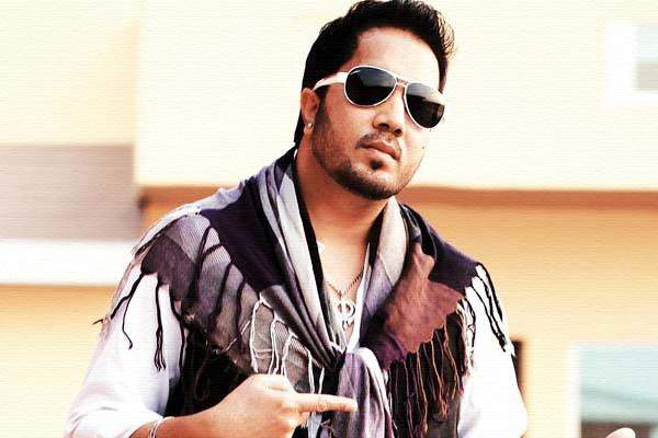  Mika Singh Controversy, Mika Singh Abuse, Mika Singh Female Fashion Designer Controversy, Mika Singh Lady Fashion Designer Controversy, Mika Singh Molestation Controversy