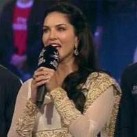 Sunny Leone,Sunny Leone National Anthem,Sunny Leone National Anthem Controversy,Sunny Leone National Anthem Case,Sunny Leone National Anthem Pro Kabaddi