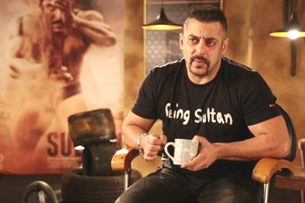 Sultan, Sultan Suicide, Sultan Fan Suicide, Sultan Movie Fan Suicide, Salman Khan Sultan Fan Suicide, Sultan Fan Suicide Theater