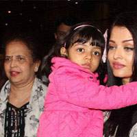 Aishwarya Rai, Aishwarya Rai Mother Hurt, Aishwarya Rai Mom Hurt, Aishwarya Rai Mother Hurt Airport Scuffle, Aishwarya Rai Mom Hurt Airport