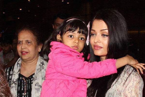 Aishwarya Rai, Aishwarya Rai Mother Hurt, Aishwarya Rai Mom Hurt,  Aishwarya Rai Mother Hurt Airport Scuffle, Aishwarya Rai Mom Hurt Airport  