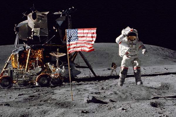 Moon Landing Scientists Death, Moon Landing Scientists Death Mystery, Moon Landing Neil Armstrong Death, Moon Landing  Scientists Mystery NASA