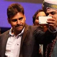 Pawan Kalyan Selfie, Pawan Kalyan Selfie UKTA Celebrations, Pawan Kalyan Selfie London, Pawan Kalyan Selfie UKTA London, Pawan Kalyan Selfie Fans