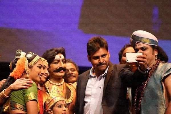 Pawan Kalyan Selfie, Pawan Kalyan Selfie UKTA Celebrations, Pawan Kalyan Selfie London, Pawan Kalyan Selfie UKTA London, Pawan Kalyan Selfie Fans