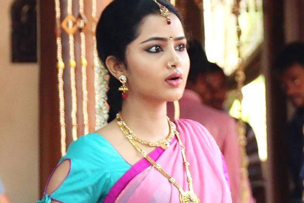 Anupama Parameshwaran, Anupama Parameshwaran Dulquer Salmaan Movie Title, Anupama Dulquer Salmaan Movie Title, Anupama Dulquer Movie 