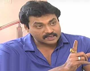 Comedian Sunil, Comedian Sunil Threatens TV9 Reporter, Comedian Sunil Threatens TV9 Reporter Jafar, Comedian Sunil Threatens Reporter Jafar, Comedian Sunil Threatens Jafar, Hero Sunil Threatens TV9 Reporter Jafar,