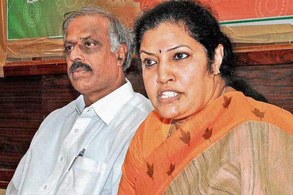 Purandeswari, Daggubati Purandeswari Cheating Andhra Pradesh, BJP Purandeswari Cheating Andhra Pradesh, Daggubati Purandeswari Ditching  Andhra Pradesh, BJP Purandeswari Ditching Andhra Pradesh, Daggubati Purandeswari Cheating AP, Daggubati Purandeswari Ditching AP