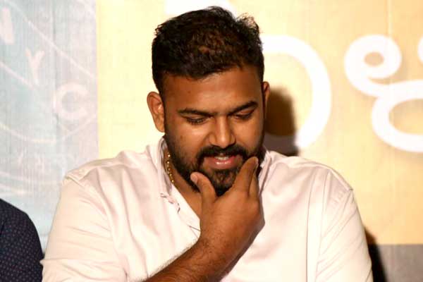 Tarun Bhaskar, Tarun Bhaskar Bollywood Offer, Director Tarun Bhaskar Bollywood Offer, Pelli Chupulu Director Tarun Bhaskar Bollywood Offer, Tarun Bhaskar Pelli Chupulu Bollywood Remake Offer