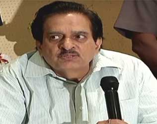 DGP Dinesh Reddy, Ex DGP Dinesh Reddy Nayeem, Ex DGP Dinesh Reddy Nayeem Controversy, Ex DGP Dinesh Reddy Gangster Nayeem Controversy, Ex DGP Dinesh Reddy Former Naxal Nayeem Controversy, Ex DGP Dinesh Reddy Naxalite Nayeem Controversy