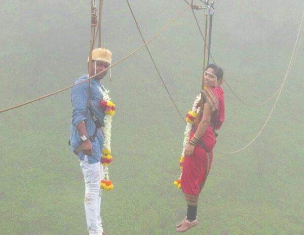 Jaydeep Jadhav, Jaydeep Jadhav Reshma Patil Air Wedding, Jaydeep Jadhav Reshma Patil Hanging Air Wedding, Trekker Jaydeep Jadhav Air Wedding