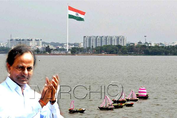 KCR, KCR I-Day Fete Telangana Flag, KCR Telangana Flag Independence day fete, KCR Telangana Flag Independence Day Celebrations